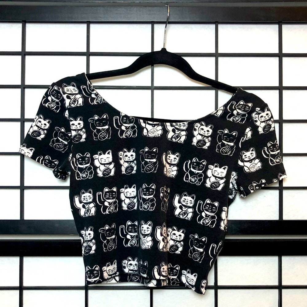 H&M Divided Japanese Style Cat Crop Top